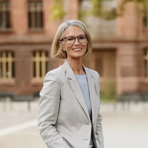 Anne Kaufmann – Gründerin LECTOR Sprachschule Anne Kaufmann, Gründerin der LECTOR Sprachschule für Weiterbildung und Deutschkurse