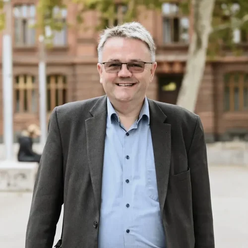 Dozent für Weiterbildung – LECTOR Saarbrücken Dozent für Weiterbildung an der LECTOR Sprachschule in Saarbrücken